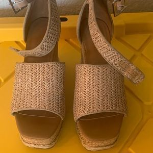 Universal Threads Platform Wedges Size 6.5